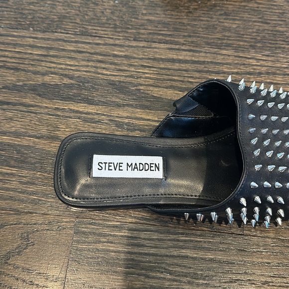 Steve Madden Pinpoint Slip On Studded Black Mules - Size 7.5 - New - Picture 6 of 7